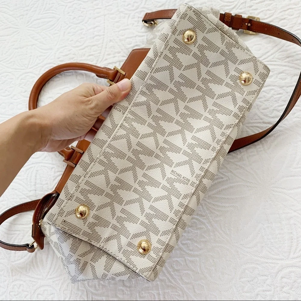 Michael Kors Hudson Satchel, Signature Logo Vanilla /‎ Acorn